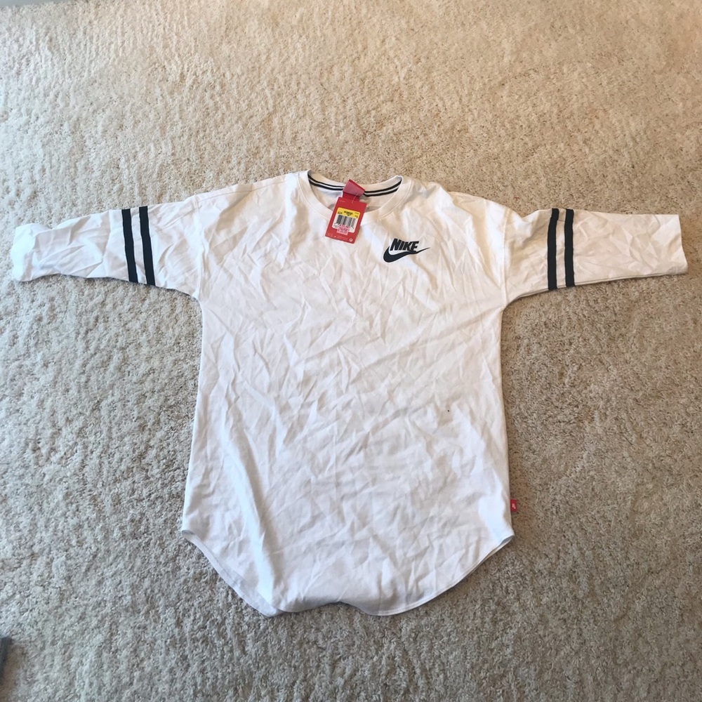 Nike 3/4 sleeve t-shirt - tags on